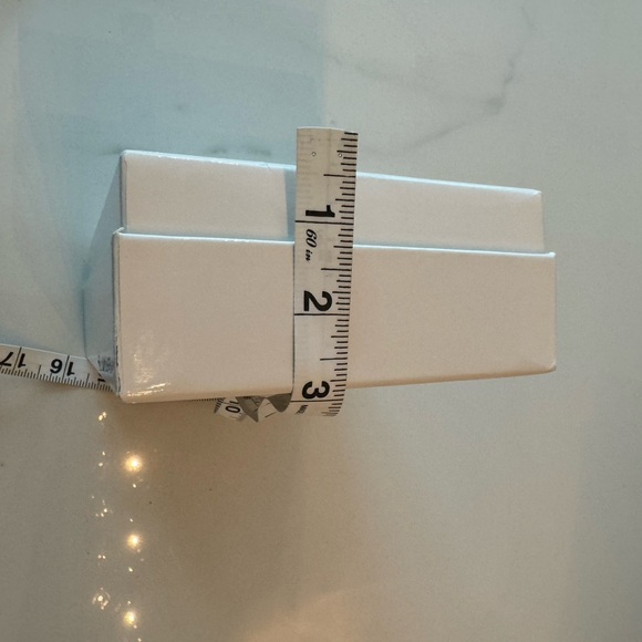 Givenchy Storage Box and Dust Cover - Picture 3 of 5